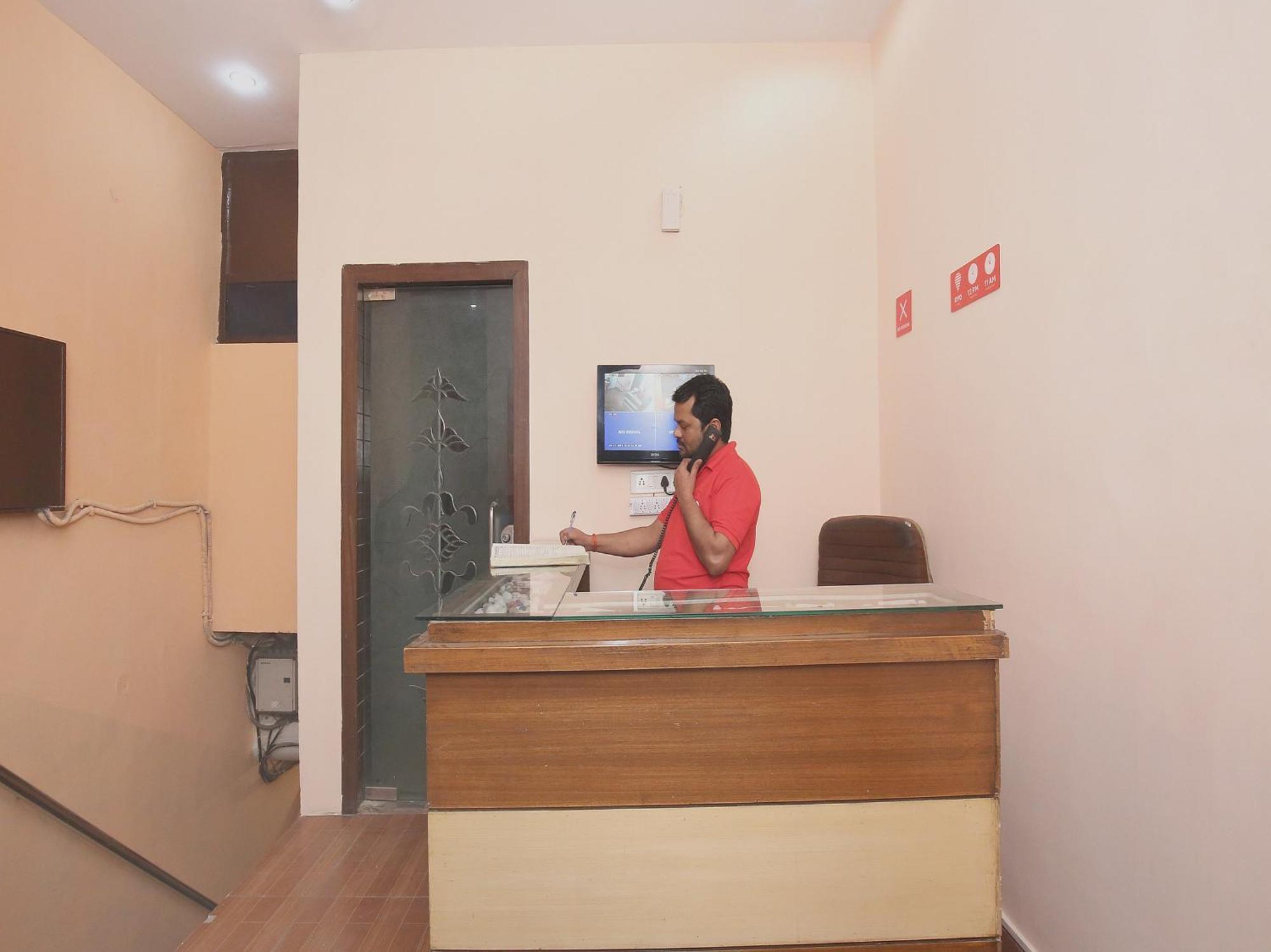 Super Hotel O Rajesh Palace Chandīgarh Exterior foto